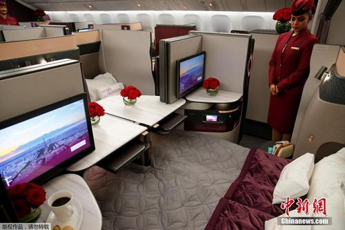 中国侨网6月19日，第52届巴黎航展开幕，卡塔尔航空公司波音777飞机的豪华商务舱曝光。