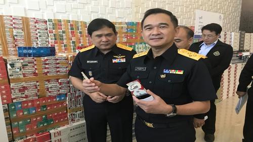 中国侨网打假活动现场 (泰国《世界日报》)