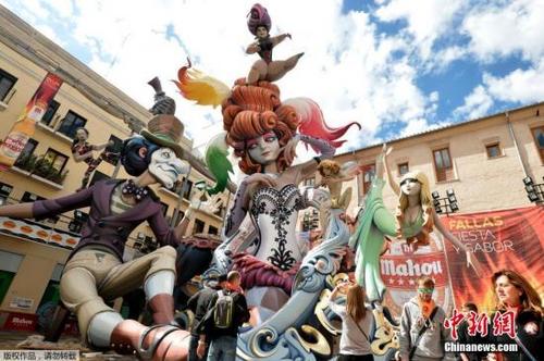 中国侨网资料图:西班牙瓦伦西亚市庆祝火祭节。