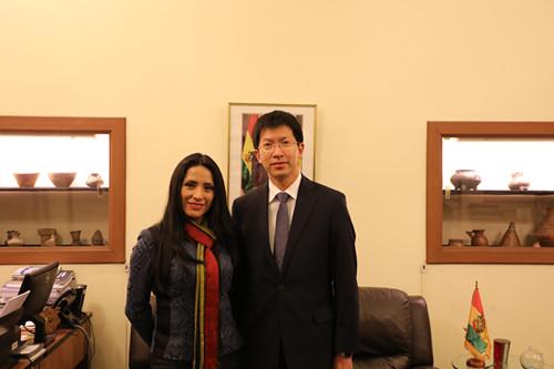 中国侨网图片来源:中国驻玻利维亚大使馆网站。