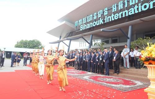 中国侨网西哈努克国际机场搭客终站翻新工程完成，柬埔寨机场（Cambodia Airports）于6月27日举行启用典礼。（柬埔寨《星洲日报》）