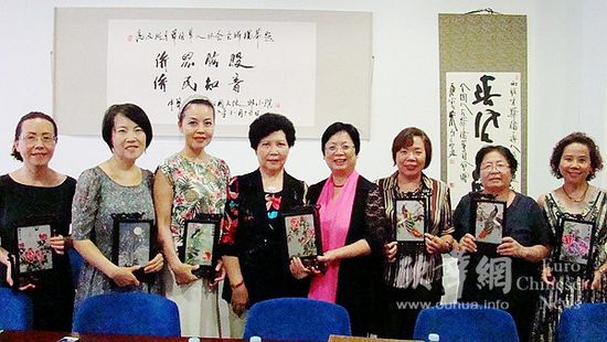 中国侨网-马德里中文学校与温州实验中学结成