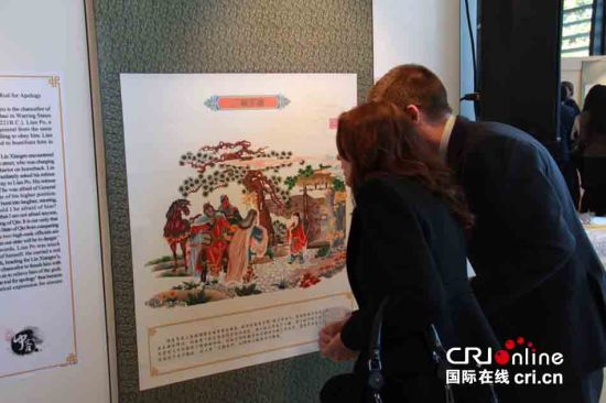 中国侨网本次展览不只是展示剪纸的技艺，更是在向世界传递中国的传统文化，深深吸引了参观者。