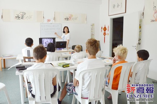 中国侨网-匈牙利金桥汉语学校纪念反法西斯战