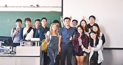 外国留学生借《孙子兵法》学汉语 了解中国文