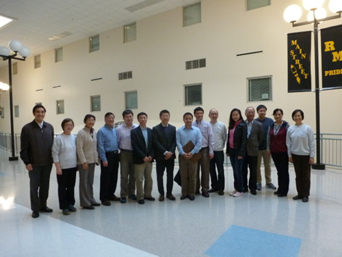 -中国驻美使馆参赞访洛杉矶华校 称其聚华人力