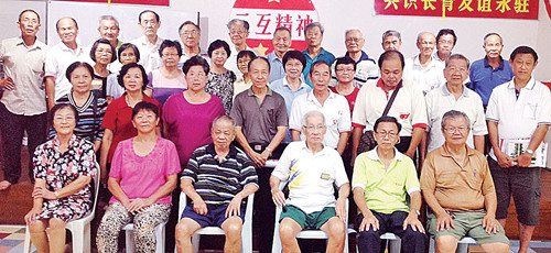 霹雳各区热心华教人士集会，决定组织“维护华教联络委员会”。