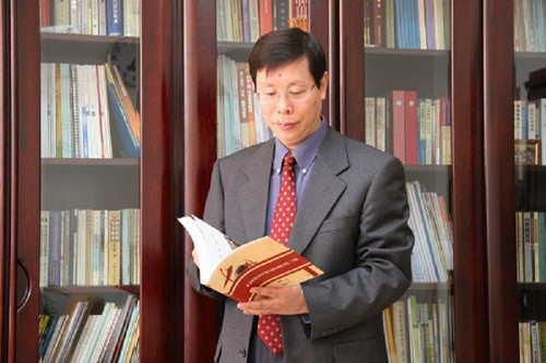 北京语言大学校长崔希亮。图片来源：新华社