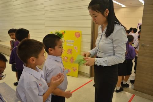 学生领取入场券