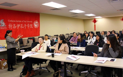 参加培训者在课堂听徐弘讲课。(图:特洛伊大学孔子学院提供)