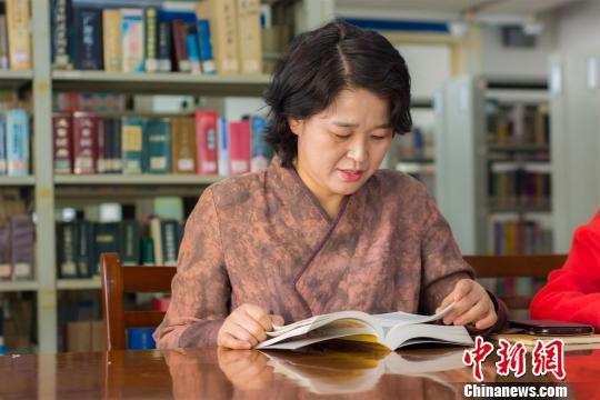 康善喜是图书馆里的“常客”
