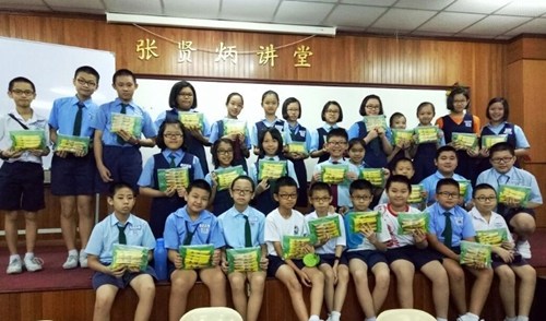 30名来自芙蓉中华中学的五六年级学生参加学生阅报计划问答赛预赛。（马来西亚《星洲日报》）