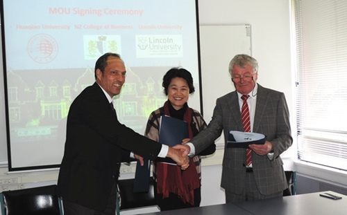 华侨大学与新西兰林肯大学、新西兰商学院签署合作协议