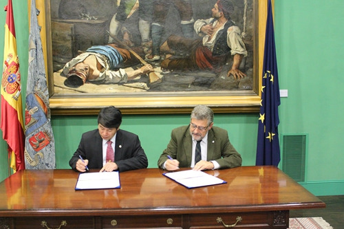中国侨网河北大学与萨拉戈萨大学代表签署框架协议
