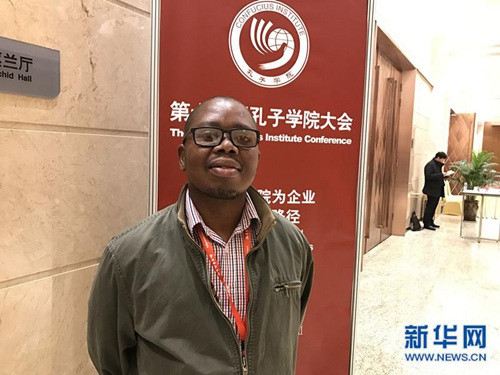 中国侨网Thatho pontso是莱索托马塞卢Machabeng college的教师。