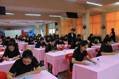 中国侨网曼谷本土汉语教师赴华研修选拔笔试考试现场