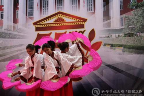 中国侨网婀娜多姿的中国古典舞