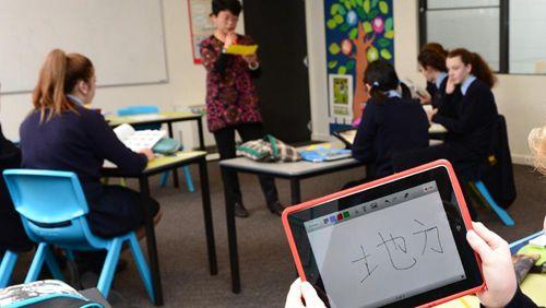 中国侨网北领地学校喜迎中国教师。(澳洲网援引《北领地新闻》)