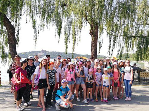 中国侨网学员们游览颐和园
