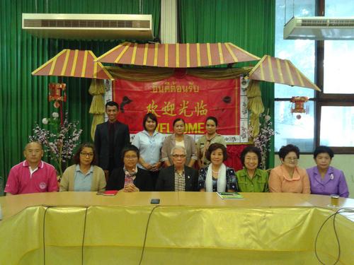 中国侨网广肇会馆理事长何国忠接见来访的何韵主席代表团。(泰国《世界日报》)