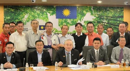 中国侨网与会人员合影 (马来西亚《东方日报》)