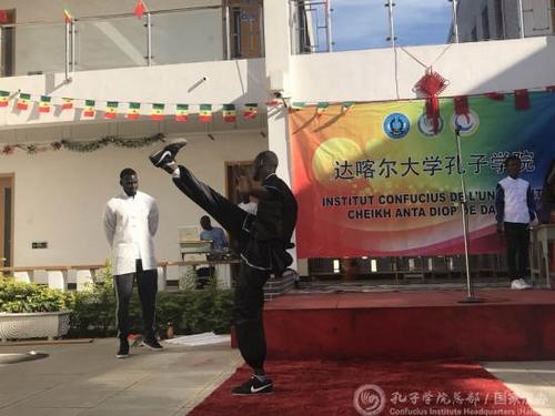 中国侨网活动现场武术表演。