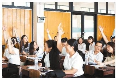 中国侨网曼谷一区在泰汉语教师志愿者岗中培训活动现场。 杨长江 摄