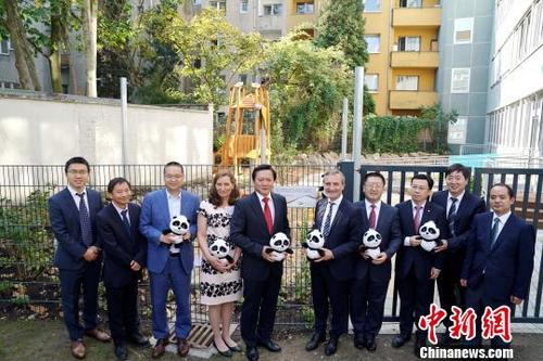 中国侨网出席开园仪式的嘉宾 彭大伟 摄