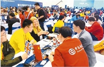 中国侨网日前,由英国谢菲尔德大学孔子学院等组织的经贸代表团到北京、郑州等地访问交流。图为交流现场。谢菲尔德大学孔子学院供图