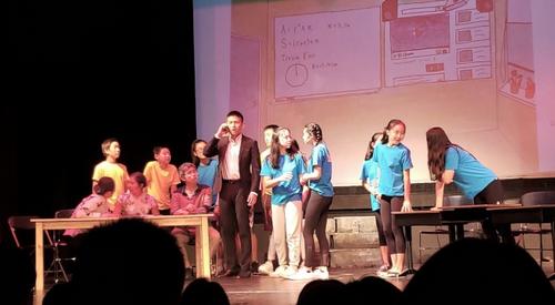 中国侨网话剧“金色少年营”美国首演。(美国《世界日报》/唐嘉丽 摄)