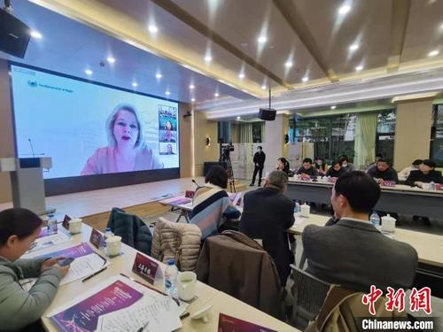 中国侨网2月26日，中德开放在线学习平台试运行。　梅萍　摄