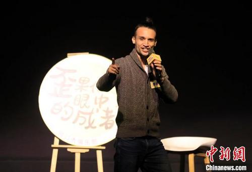 中国侨网脱口秀活动现场。 王磊 摄