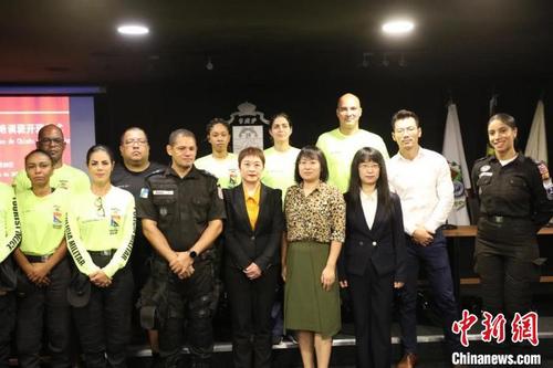 当地时间6月29日，里约旅游警察局（BPTur）开设的中文培训班开班。　里约热内卢天主教大学孔子学院供图