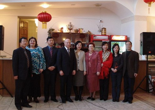 伊尔库茨克国立大学孔子学院举办2008春节联