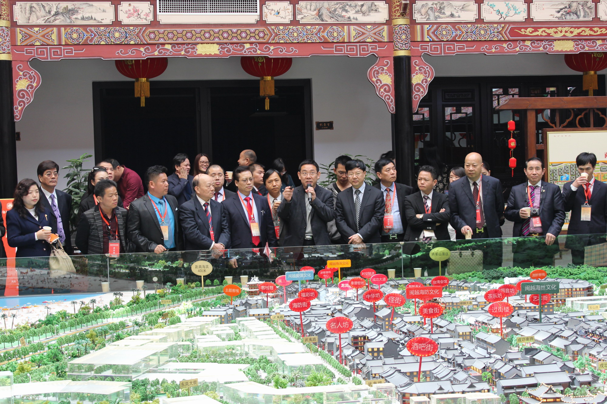中国侨网侨商赴平潭海坛古城项目考察。