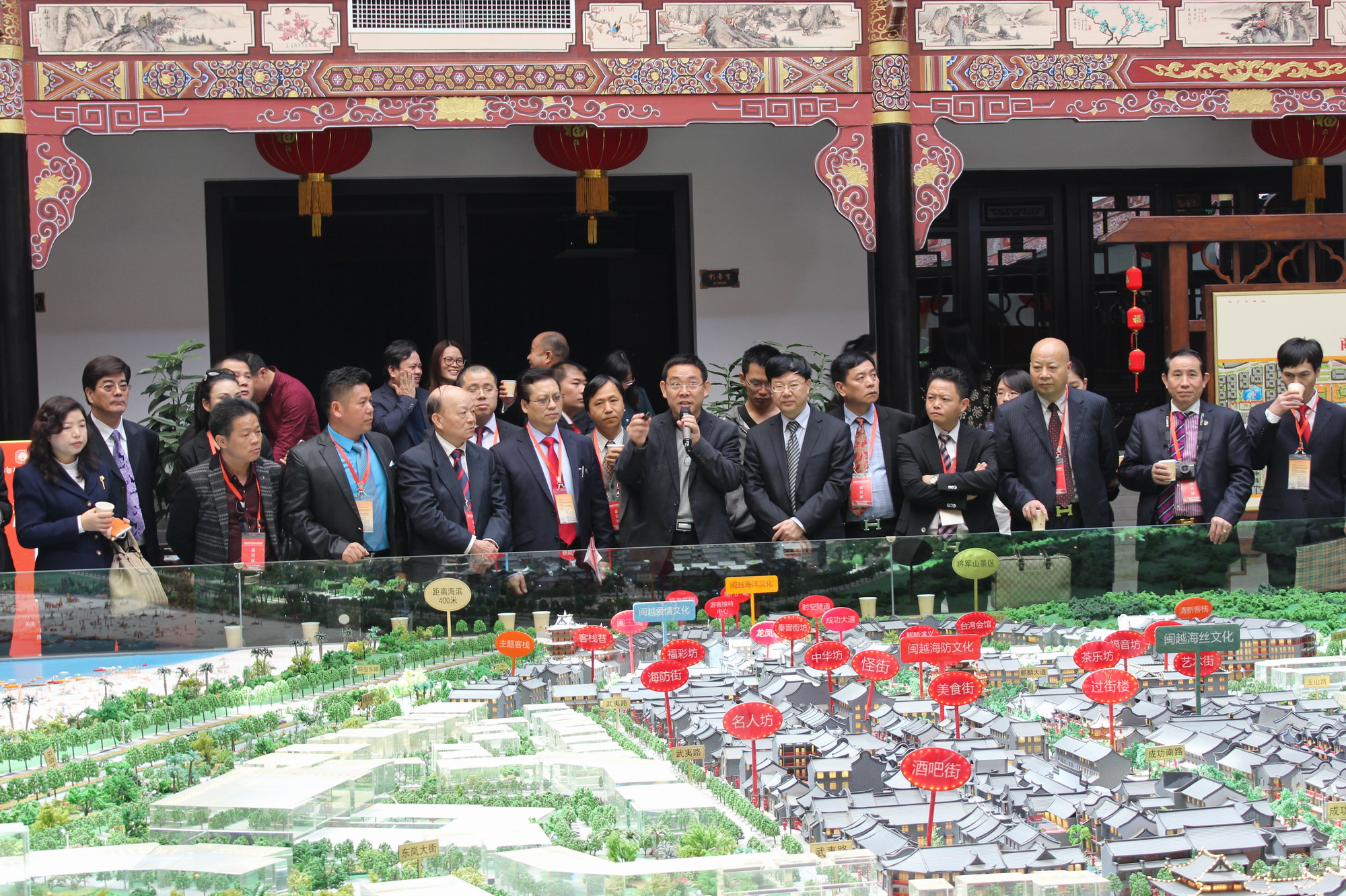 中国侨网侨商赴平潭海坛古城项目考察。