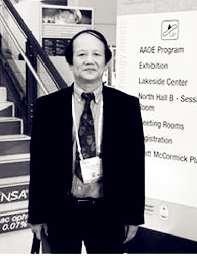 中国侨网2014年，张旭参加美国眼科年会。