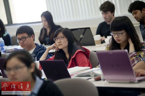 中国侨网资料图:中国学生在美国加利福尼亚州一所大学上课。