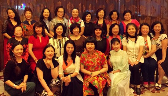 欧洲华侨华人妇女联合总会联合多家协会搭建中欧女企业家交流平台，在广州签署了合作备忘录。