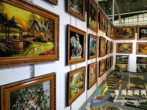 中国侨网展馆一角。(图片来源:青海新闻网)