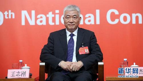 中国侨网10月20日19:00,十九大新闻中心举办集体采访活动,主题为“实施创新驱动发展战略”。图为科技部党组书记、副部长王志刚。新华网 郝广鹏 摄