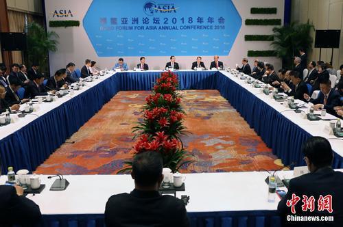 中国侨网4月9日，博鳌亚洲论坛2018年年会举行华商领袖与华人智库圆桌会。