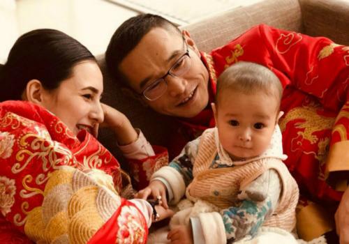 中国侨网元朝辉与在中国学习中文的哈萨克斯坦姑娘阿妮塔相遇相知,终成正果。(俄罗斯《龙报》 受访者供图)
