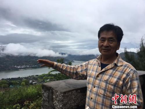 中国侨网过去的12年间，来自台湾高雄的马基庄在福州市郊闽侯县洋石山上种下约39万棵树，开办朝阳休闲农场。　林春茵　摄