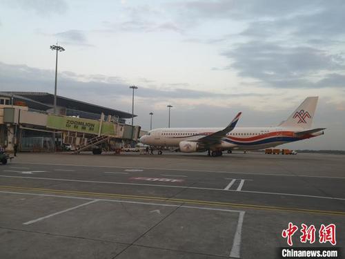 中国侨网图为长沙开通直飞加德满都航线。 (长沙机场供图 付敬懿/摄)