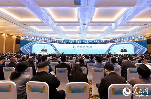 中国侨网第四届数字中国建设峰会在福州开幕。人民网 焦艳摄