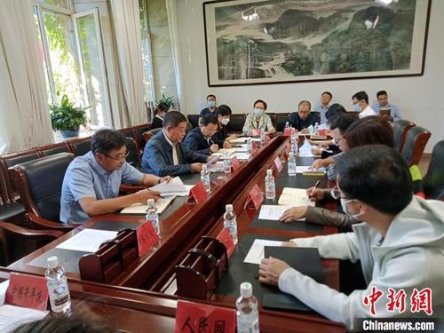 中国侨网9月17日，第六届“新博会”新闻宣传工作会议在哈尔滨市举行。　李雪莹　摄