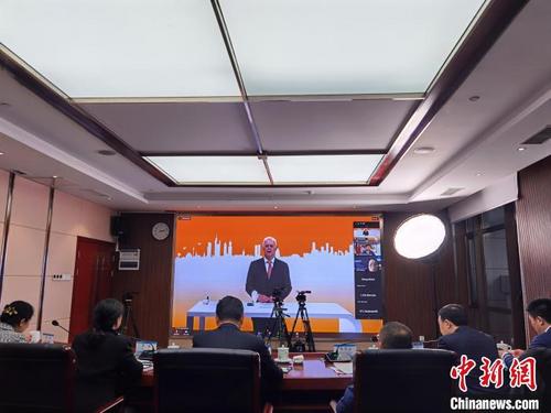中国侨网贵州线上参加第八届“一带一路”中德经济合作对话会。 周燕玲 摄