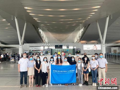 中国侨网赴印尼开拓市场的首批杭州企业。 黄慧 摄