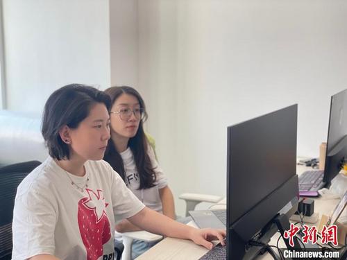中国侨网2021年，李星乐带领团队加入了跨境电商板块业务。　受访者供图